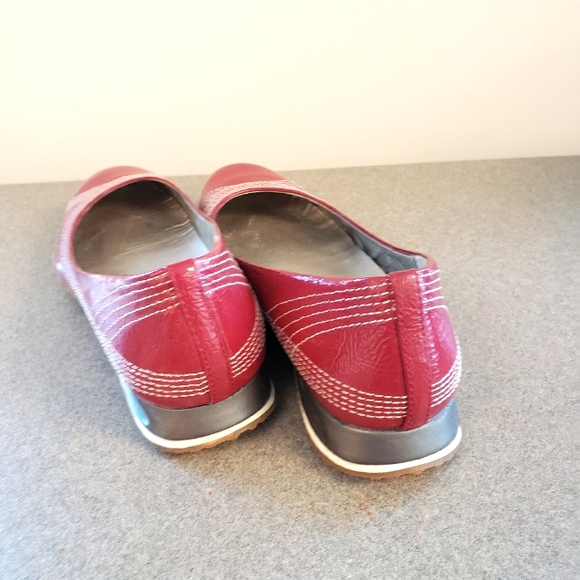 Cole Haan Cherry Red Nike Air shoes - Picture 6 of 6